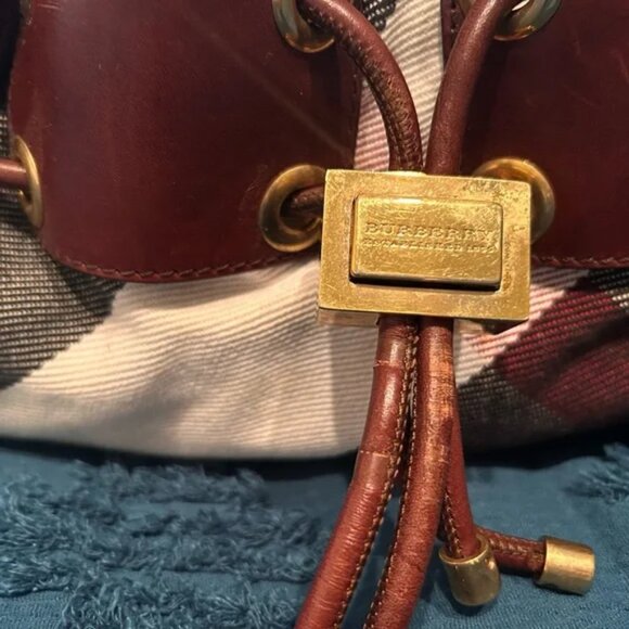 Vintage Burberry shoulder bag. - Picture 2 of 10